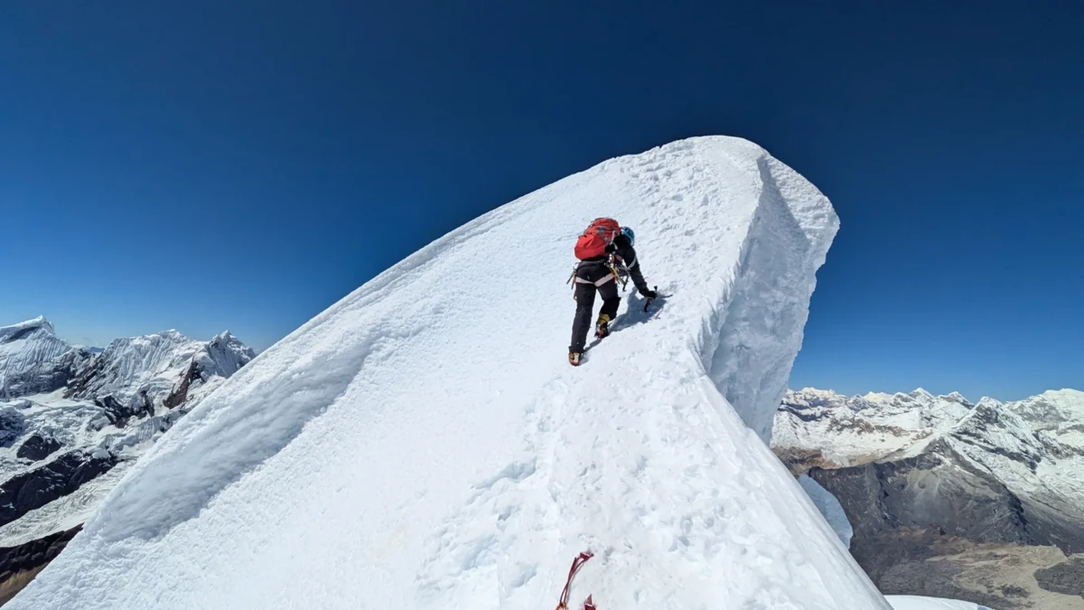 Mit myLoop auf 6.000 Meter – Expeditionserfolg am Alpamayo und Tocllaraju in Peru